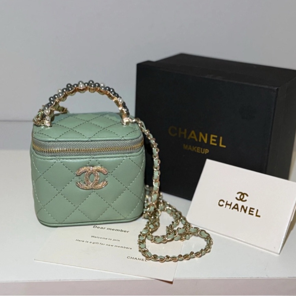 NIB Mini Seafoam  Mini Vanity with chain